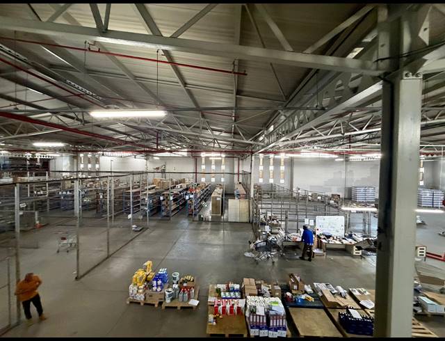 3,300M² WAREHOUSE TO LET IN HALFWAY HOUSE